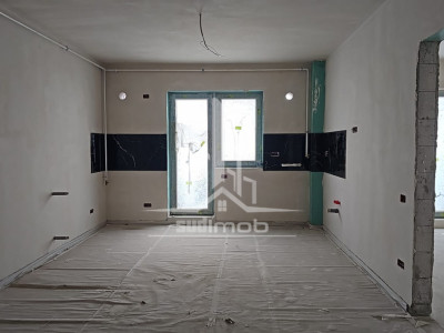 Metrou Berceni Biruintei 2 camere tip studio fara balcon.