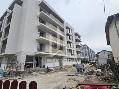 Parc Laurentiu Raiciu apartament 2 camere decomandat.