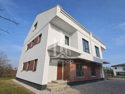 Casa individuala lipita la calcan strada Astrelor.