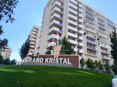 Grand Kristal apartament 2 camere cu 2 balcoane.