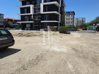 Apartament 2 camere decomandat si curte 12 mp Postalionului.