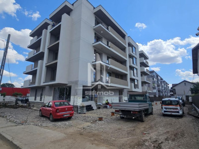 Parc Laurentiu Raiciu apartament 2 camere decomandat.