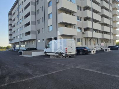 Apartament 2 camere decomandat baie cu geam.